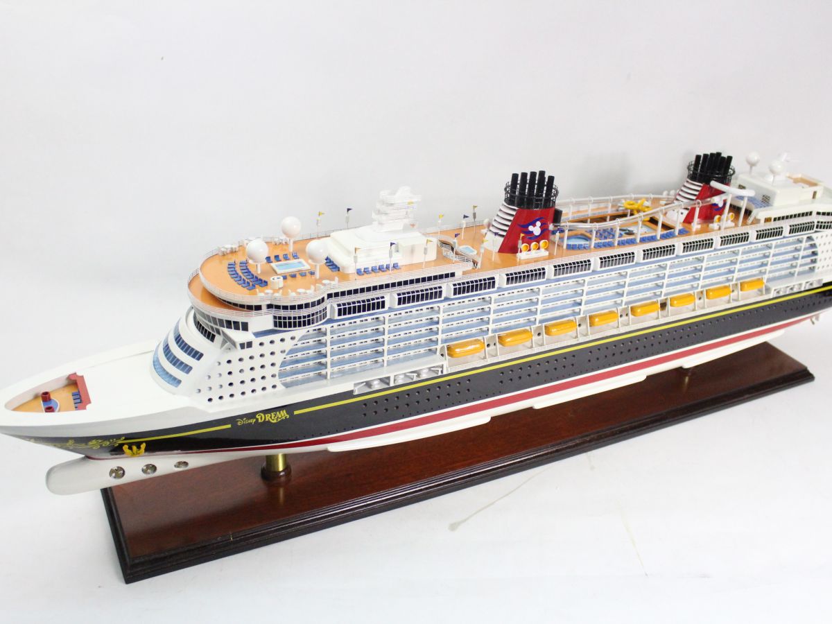 Mô hình du thuyền Disney Dream MNV - TB212 (Thân 80cm)